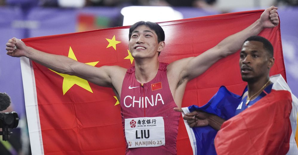 字母哥伤退，雄鹿完成18分大逆转，打赢东部第一活塞
